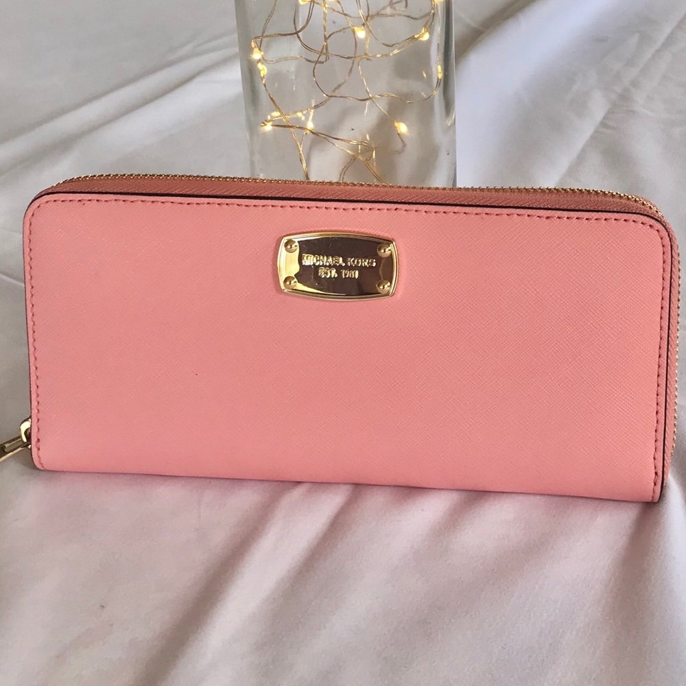 Michael Kors Accordion Zip Around Wallet Peach New
